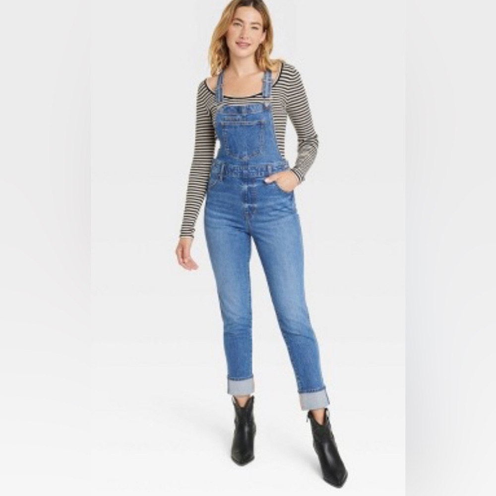 Super Cute Universal‎ Thread Overalls Size 0 NWT